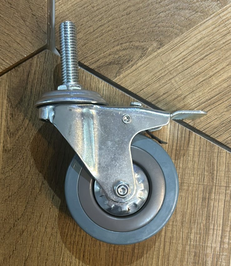 גלגל עם מעצור לשולחן OUTDOOR 900 לחצר